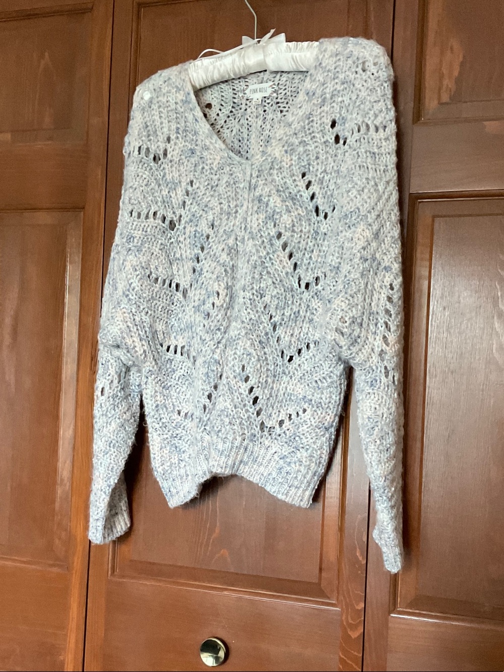 Pink Rose Chunky Open-Knit V-Neck Sweater in Light Gray and Cream